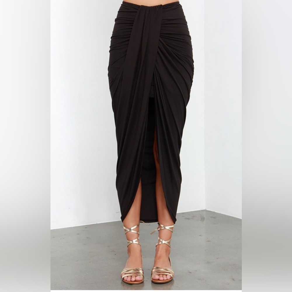 Lulu’s skirt, size small, good condition